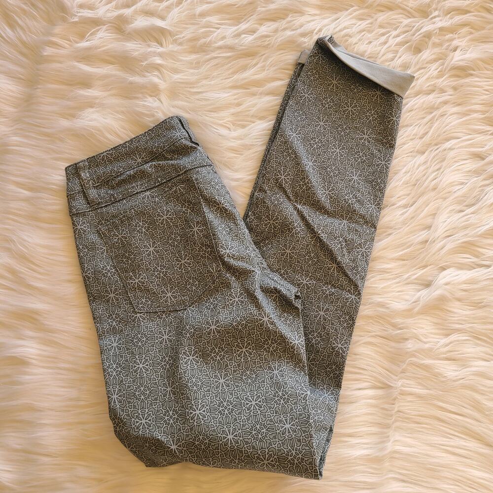 Prana Kara Jean Silver Spain Patterned Pant Size 2/26 EUC Roll Bottom Hiking - Picture 2 of 5